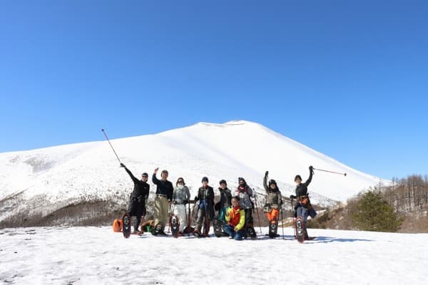 ガイド付きで安心！浅間山麓の雪山ハイキング！軽井沢スノーシュープライベートツアー
