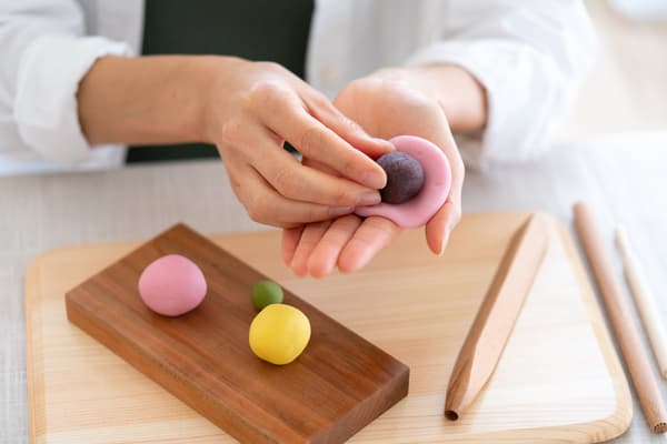 【平日】歴史ある鎌倉で日本文化体験！季節にあった練り切り和菓子作り