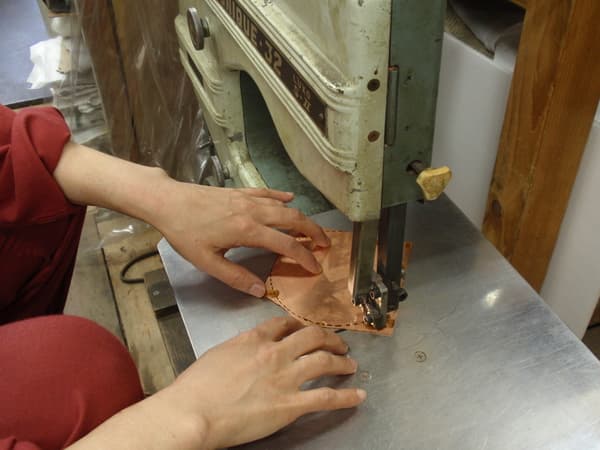 【平日】日本の伝統技術を体験！鍛金でオリジナル銅皿作り