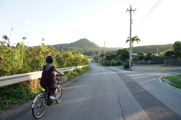 電動自転車（e-bike）の8時間貸し出し付「クバの葉を使ったよなは民具づくり」の体験 - 沖縄与那国島